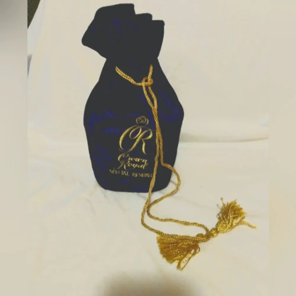 Crown Royal Special Reserve Purple Bag l, 750ml